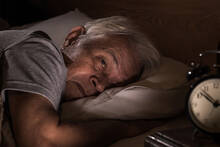 Confirmado por la ciencia: dormir mal es extremadamente peligroso para salud y se relaciona con parte de los casos de demencia