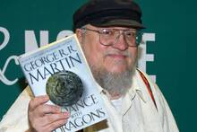 George R.R. Martin se aparta de 'La casa del drag�n' y prioriza 'El caballero de los siete reinos', afectando a la temporada 3