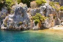 La ciudad que lleva 2.000 a�os sumergida en el Mediterr�neo por culpa de un terremoto y que tiene prohibido el buceo