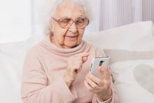 Suiza interviene una tienda por cobrar 4.500 euros a una mujer de 92 a�os por arreglarle el m�vil: 'Lo hicieron a otro anciano'