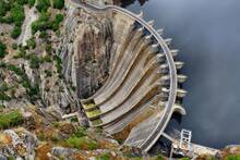 La colosal presa espa�ola que genera el 10% de la energ�a hidroel�ctrica del pa�s y abastece a 700.000 hogares