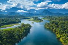A 4000 metros bajo el Amazonas corre otro r�o colosal de 6000 kil�metros y silencioso que recorre toda la selva hasta el oc�ano