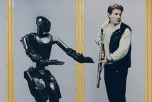 EE.UU. cambia las normas: env�a a Ucrania dos robots de guerra humanoides de 130.000 euros para probarlos en el frente