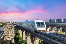 China mejora su tren de levitación magnética avanzada: supera los 430 km/h y cubre 30 km en apenas 8 minutos hacia Shanghái