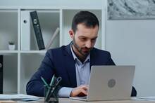 No es ciencia ficci�n: se descubre que la IA nos moldea la opini�n y nuestra forma de escribir mientras recurrimos a ella