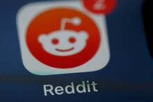 Reddit explora Face ID como arma contra los bots, pero arriesga su gran se�a de identidad: el anonimato