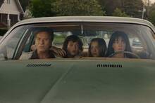 Ewan McGregor y Anne Hathaway luchan contra dinosaurios en 'El final de Oak Street' y entendemos la expectación de Hollywood