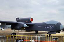 China cambia la guerra: su nuevo dron colosal de 25 metros y 6 toneladas vuela y lanza enjambres de drones desde el aire