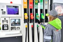 La guerra con Ir�n ya amenaza a Espa�a: 'Si el petr�leo llega a los 100 d�lares, podr�a ser un punto de inflexi�n�