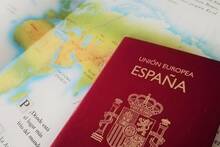 Los expertos coinciden: envolver el pasaporte en papel de aluminio puede blindar tus datos frente al robo digital