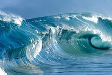 Jap�n cambia las normas y da con una forma de energ�a limpia con un invento que exprime la energ�a de las olas del mar