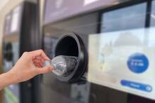 Portugal da una lecci�n a Espa�a: en los supermercados Mercadona del pa�s ya se pueden devolver latas y botellas por dinero