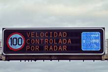 La DGT endurece las normas: instala radares l�ser capaces de multar a cientos de metros y controlar hasta 6 carriles a la vez