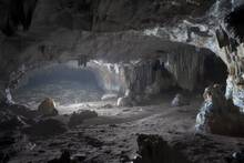 La NASA mira desde el espacio y encuentran una gigantesca cueva volcánica en Venus que podría extenderse decenas de kilómetros