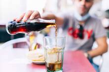 Ya es oficial: bares y restaurantes tendr�n que aplicar un cobro adicional a los clientes por latas y botellas en 2026