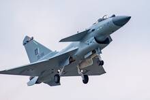 China da una lecci�n a la Uni�n Europea: el caza de combate J-10CE chino vence 9-0 al Eurofighter y arrasa en el cara a cara