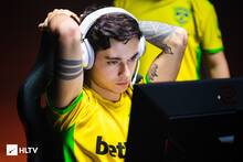 Luminosity se hace con los servicios de felps