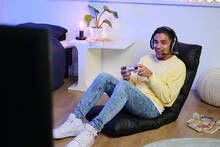 Trust presenta un sillón gaming de suelo para buhardillas o espacios reducidos