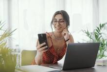 Adiós a la jornada de 8 horas: el 'microshifting' revoluciona el trabajo y cambia para siempre la calidad laboral en 2026