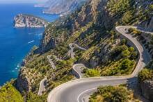 La carretera m�s espectacular de Catalu�a y una de las mejores del mundo: 365 curvas, 21 kil�metros y vistas incre�bles al mar