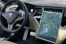 Los vehículos Tesla tendrán Netflix y YouTube, según Elon Musk