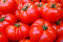 José Miguel Mulet, biólogo: 'Seleccionar ese color rojo más bonito en los tomates ha hecho perder todo el sabor'