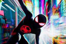 Phil Lord y Christopher Miller, directores: 'Ha tardado, pero 'Spider-Man: Beyond the Spider-Verse' avanza, estamos contentos'