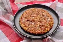 Suiza da una lección a España: 'La mejor 'tortilla' de patata no lleva huevos, sino 100 g de cebolla y 40 g de mantequilla'