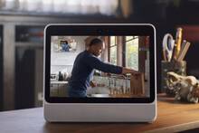 Facebook trabaja en una cámara para la televisión con Netflix y Disney+