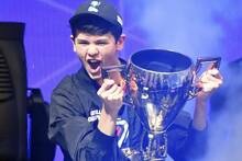 El ganador del Fortnite World Cup Bugha, junto a Bizzle y Dubs, se venga del streamer Tfue