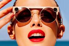 Los creadores de Snapchat presentan sus nuevas gafas de realidad aumentada: Spectacles 3