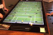 Llegan los futbolines digitales con pantallas 4K