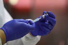 Ya es oficial: Merck y Moderna crean la primera vacuna contra el melanoma de la historia y revolucionan la industria m�dica