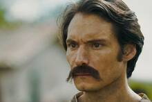 Netflix logra lo que parec�a imposible con esta obra maestra de la literatura: 16 episodios en una adaptaci�n perfecta