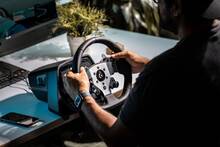 Logitech G anuncia el volante PRO Racing Wheel para los profesionales de los sim racing