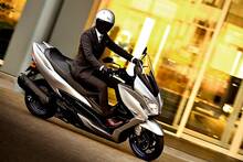 El coche el�ctrico ya no es la �nica alternativa: Toyota patenta un scooter de hidr�geno que se recarga en segundos