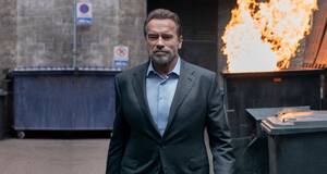 Artculo Crtica 'FUBAR', la primera serie de Schwarzenegger es una floja comedia de espas para Netflix