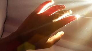 Cient�ficos descubren que el ser humano emite una luz que desaparece cuando muere: 'Entre 200 y 1000 nan�metros de longitud'