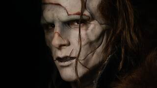 Guillermo del Toro se inspiró en Japón para reinventar al monstruo: Frankenstein se mueve como un superviviente nuclear