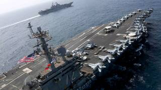 333 metros de acero, reactores nucleares y 100 aviones: el USS Abraham Lincoln, base flotante que EE.UU. tiene frente a Irán