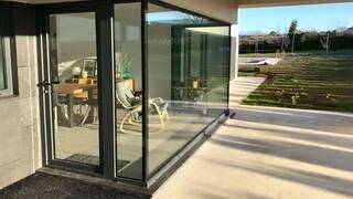 Adiós a las cortinas: el nuevo material que conquista los hogares españoles y es mucho más económico