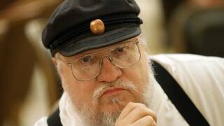 George R.R. Martin (77) arremete contra el final de una querida saga de televisi�n y la l�a: 'Acaba con un 'Dios lo hizo''