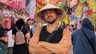 Alejandro, 27 a�os, trabaja en un hotel en Suiza: 'En Espa�a gano 1.200 euros; aqu�, 2.200 netos pelando patatas'