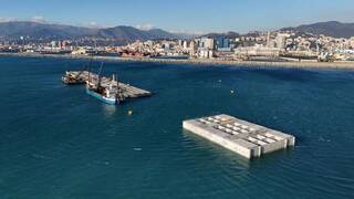 Italia da una lección a España: crea un muro marítimo con 70 megabloques de hormigón para recibir barcos gigantes de 400 metros