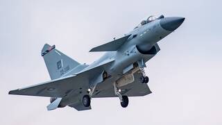 China da una lecci�n a la Uni�n Europea: el caza de combate J-10CE chino vence 9-0 al Eurofighter y arrasa en el cara a cara