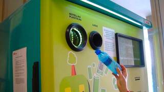 Mercadona estrena en Portugal el sistema que pronto cambiar� la forma de reciclar en Espa�a: hasta 10 c�ntimos por cada envase