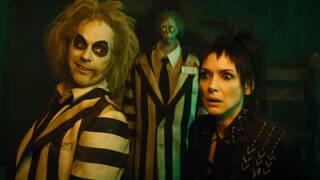 Warner quer�a estrenar 'Beetlejuice 2' directamente en streaming y Tim Burton salv� la secuela convirti�ndola en un �xito