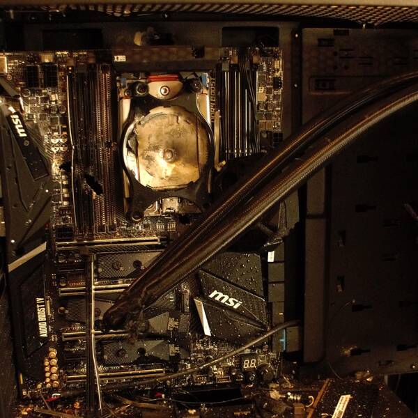 Imagen del impacto de bala en el AMD Ryzen Threadripper