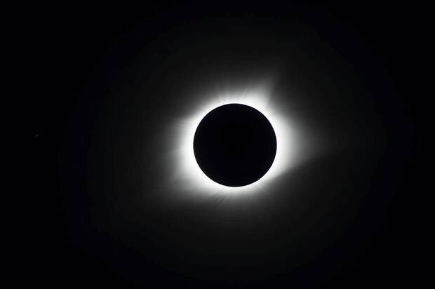 Eclipse lunar