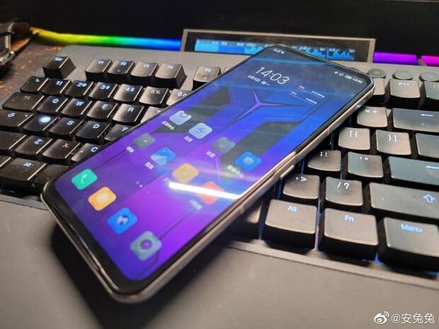 Lenovo Legion 2 Pro delantera
